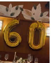 Ballons dorés en forme de chiffres pour un 60 ans