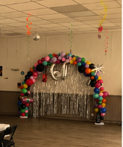 Arche de ballons colorée pour un anniversaire